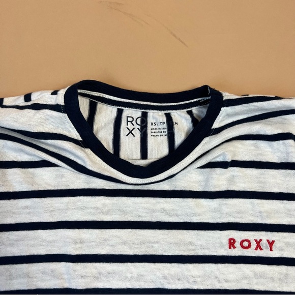 Roxy navy and white stripped short sleeved cropped top - Picture 6 of 8